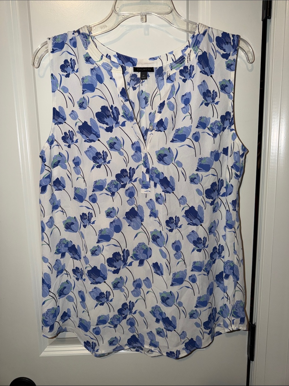 Talbots size medium white Sleeveless Floral Tank Blouse Blue Bloom Floral
